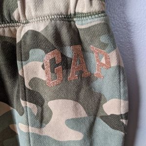 Girls' Gap camo jogger sweatpants